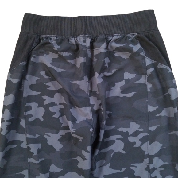 Apana Women's Lightweight Camo‎ Joggers Size: Medium - Picture 8 of 9